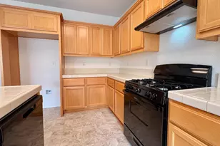 7443 Tisdale Way, Sacramento, CA 95822 - Photo 7