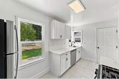 3434 San Carlos Way, Sacramento, CA 95817 - Photo 5
