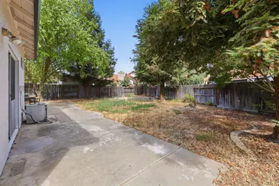 823 Claybury Court, Galt, CA 95632 - Photo 23