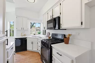 823 Claybury Court, Galt, CA 95632 - Photo 9