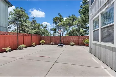 8224 Shannon Oak Lane, Elk Grove, CA 95758 - Photo 9