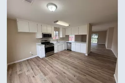 912 S Hinkley Avenue, Stockton, CA 95215 - Photo 5