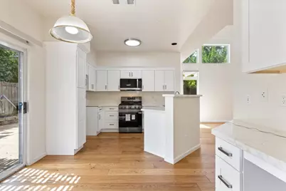 6814 Sandy Souza Way, Elk Grove, CA 95758 - Photo 11