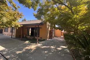 7064 Gloria Dr, Sacramento, CA 95831 - Photo 29