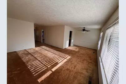 7064 Gloria Drive, Sacramento, CA 95831 - Photo 15