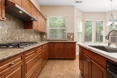 2454 Kaweah Avenue, Clovis, CA 93619 - Photo 25