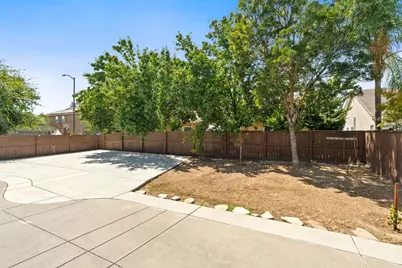 2454 Kaweah Avenue, Clovis, CA 93619 - Photo 47