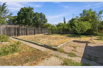 2590 Grove Avenue, Sacramento, CA 95815 - Photo 37