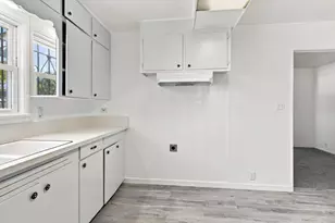 2590 Grove Ave, Sacramento, CA 95815 - Photo 11