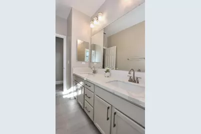 451 Hawkcrest Circle, Sacramento, CA 95835 - Photo 57