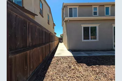 8747 Esperia Way, Sacramento, CA 95828 - Photo 25