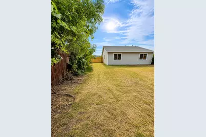 4372 Evelyn Drive, Olivehurst, CA 95961 - Photo 21