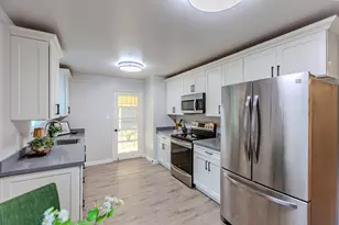 57 Malone Ct, Sacramento, CA 95820 - Photo 9