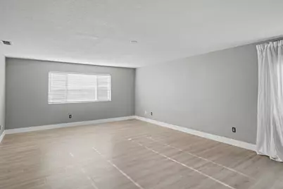 8717 Elfin Court, Elk Grove, CA 95758 - Photo 13