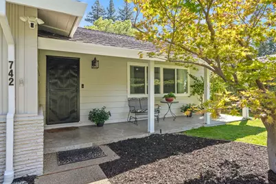 742 Santa Rita Way, Sacramento, CA 95864 - Photo 5