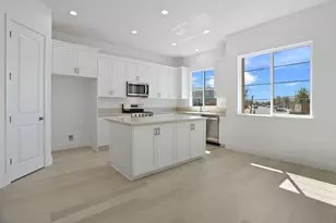2298 Dilip Dr, Manteca, CA 95337 - Photo 5