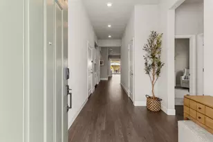 1041 Wadsworth Dr, Roseville, CA 95747 - Photo 3