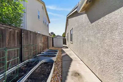 8141 Suarez Way, Elk Grove, CA 95757 - Photo 57