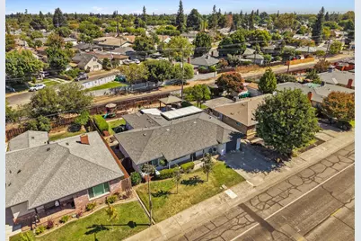 701 Holly Drive, Lodi, CA 95240 - Photo 43