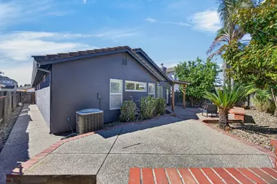 10083 Teddington Way, Elk Grove, CA 95624 - Photo 47
