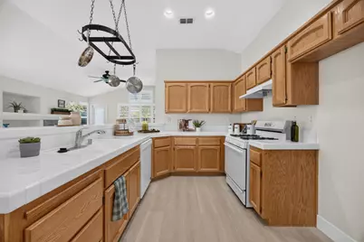 10083 Teddington Way, Elk Grove, CA 95624 - Photo 23