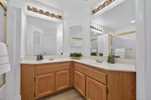 10083 Teddington Way, Elk Grove, CA 95624 - Photo 39