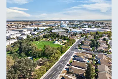 10083 Teddington Way, Elk Grove, CA 95624 - Photo 53