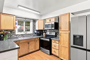 310 Berrendo Ln, Stockton, CA 95207 - Photo 9