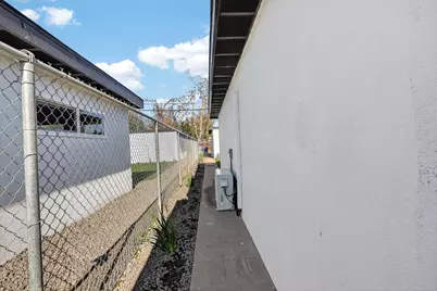 1013 W Santa Fe Avenue, Merced, CA 95340 - Photo 51