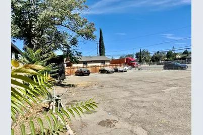949 S Wilson Way, Stockton, CA 95205 - Photo 3