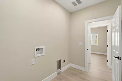 2450 Knoll Street, Sacramento, CA 95815 - Photo 19