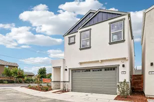 10 Kierland Pl, Elk Grove, CA 95758 - Photo 3