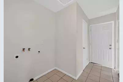 5741 Wallace Avenue, Sacramento, CA 95824 - Photo 27
