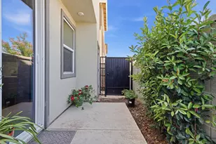 898 Lake Park Cir, Galt, CA 95632 - Photo 11