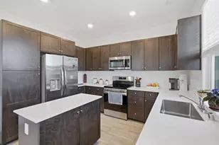 898 Lake Park Cir, Galt, CA 95632 - Photo 5