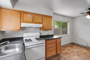 7300 Arleta Ct, Sacramento, CA 95823 - Photo 13