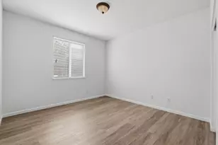8560 Hawley Way, Elk Grove, CA 95624 - Photo 5