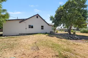 12101 Pecan Ave, Waterford, CA 95386 - Photo 17