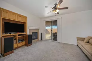 7340 Del Prado Ct, Sacramento, CA 95828 - Photo 11