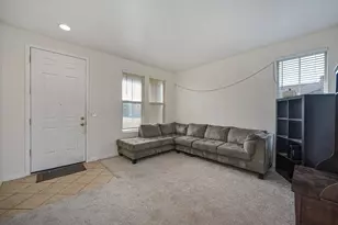 7340 Del Prado Ct, Sacramento, CA 95828 - Photo 5