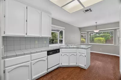 11445 Secrettown Court, Gold River, CA 95670 - Photo 19