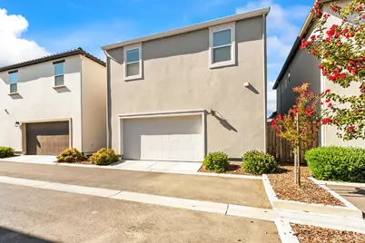 2352 Bronze Star Way, Sacramento, CA 95818 - Photo 43