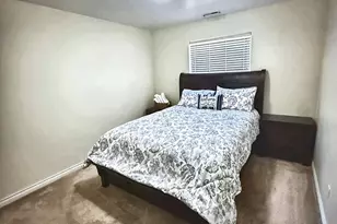304 Anderson St, Yreka, CA 95747 - Photo 5