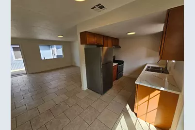 9525 Kelley Drive, Stockton, CA 95209 - Photo 5