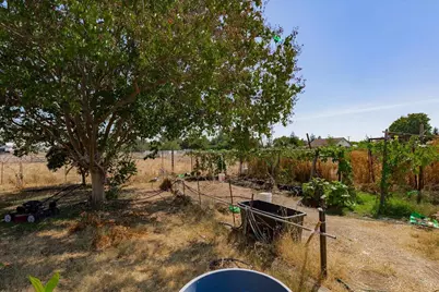 7810 Elsie Avenue, Sacramento, CA 95828 - Photo 29