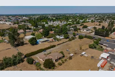 7810 Elsie Avenue, Sacramento, CA 95828 - Photo 9