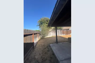 5854 Chancellor Way, Riverbank, CA 95367 - Photo 9