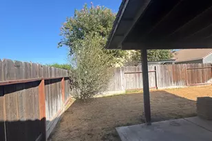 5854 Chancellor Way, Riverbank, CA 95367 - Photo 9