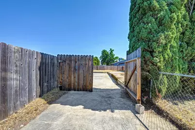 4801 Willowbrook Drive, Sacramento, CA 95842 - Photo 45