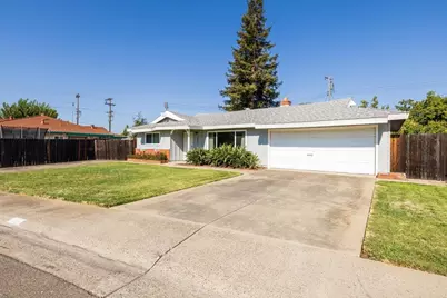 10807 Berwick Way, Rancho Cordova, CA 95670 - Photo 3
